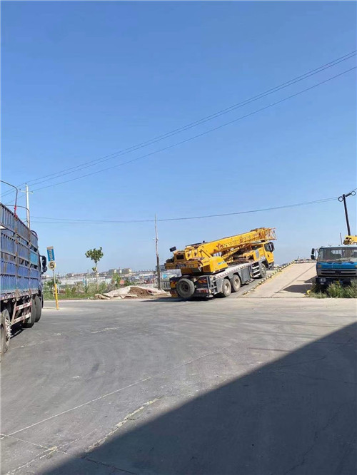 东城区25吨吊车的租赁价格大概是多少？