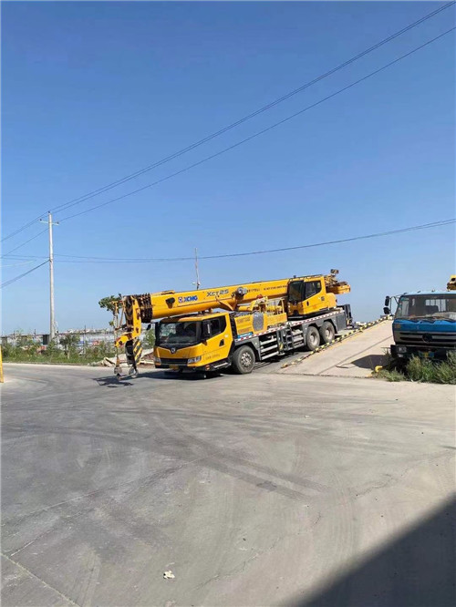 东城区吊车作业时，可能会产生哪些额外收费项目？